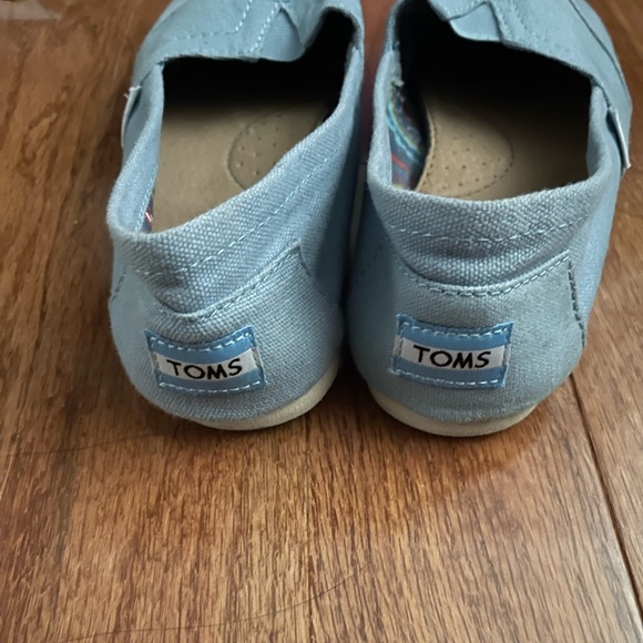 Light Blue Toms! - Picture 3 of 3